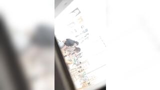 Quay lén cô giáo dạy vẽ tăng thưởng cho em học sinh vẽ đẹp nhất lớp