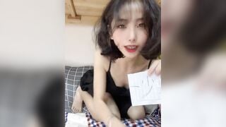 Gái Trung xinh dâm 2