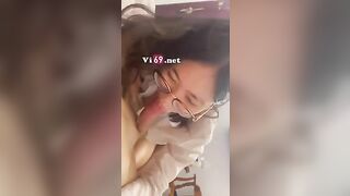 Kính cận làm anh say đấm