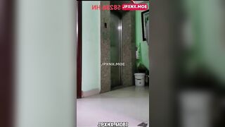 Chị MBBG mang hoa quả đến nhà chs nên địt luôn cj sướng vl ra