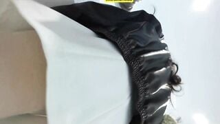 Quay Lén Dưới Váy Ở Trung Tâm Triển Lãm Xe Toàn Hot Girl (phần 1)