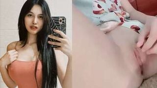 Clip Sex Ngô Thúy Hằng Mặt Chiến Chiến Thủ Dâm Bạo Vãi Lồn 3