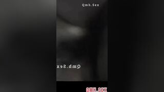 Bắt gặp con bạn thân xem sex thủ dâm . Bị em đè hiếp luôn tại chổ trong con nứng khẩu