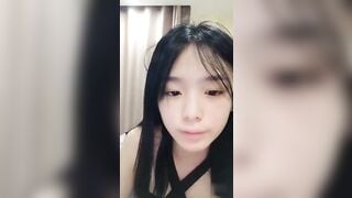 Em Teen Xinh Vừa Live Show Hàng Vừa Để Bạn Trai Chịch
