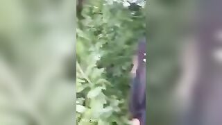 phát hiện thanh niên dẫn cô giáo lên rừng làm tình djt nhau bị phát hiện