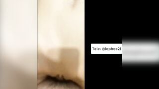 E gái lén show vú thủ dâm trong TTTM đái ra quán nứng vaiz