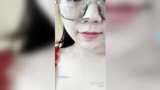 Hết học sinh h đến cô giáo tiểu học thủ dâm luôn trong lớp