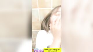 Em học sinh cấp 2 bị, thầy giáo sàm sỡ --- dâm trong nhà wc