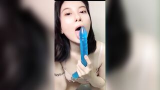 Chát sex gạ e học sinh cấp 3 mua toy cho thủ dâm nước lồn tung toé