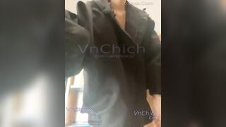 Nami 11 ý thức kém bắn nước tung toé nơi công cộng không chịu dọn xách đít đi về