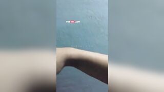 Súc vật, 2 thg bạn đè e học sinh say rượu ra bóp vú ngủi lồn hít bà mà ko dám djt