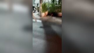 Full Clip Gái Nước Ngoài (Nga) Khoả Thân Đi Bộ Giữa Phố Nha Trang 2