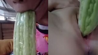 Clip Hot Trần Linh 2ka7 Với Quả Mướp Đắng 30 Cm Ngập Lồn
