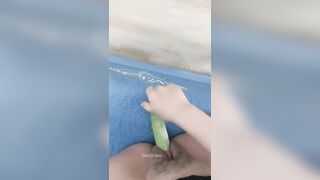 Hot Girl Việt Nam Chat Sex Cho Nguyên Trái Dưa Chuột Vào Lồn Đang Nứng 2