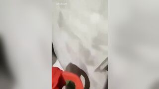 Lũ khốn, Tranh nhau djt tập thể con bạn thân say rượu quay video