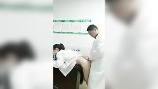 Shokc, Y tá Trưởng Với Bác Sĩ Bú Cu Djt Nhau Trong WC sướng vl