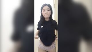 Em gái xinh ngửa lồn cho bạn trai phang