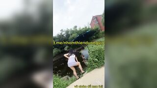 Không mặc quần đạp xe đi học :))