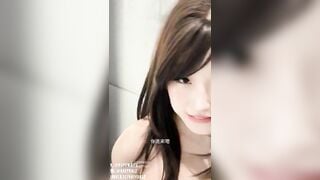 Gạ em gái mới quen nứng lồn vào nhà vệ sinh địt nhau dâm đãng kích thích siêu dâm