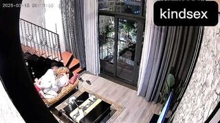 Đi làm phát hiện vợ ngoại tình cùng tài xế khi ở nhà