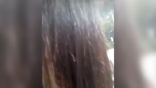 Gái dâm thủ dâm ngoài đường bị người lạ phát hiên rên la dâm đãng