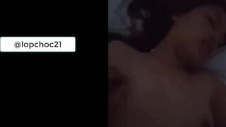 Rau răm lẻ 9 quay video cùng bạn thân của bố địt nhau tại khách sạn