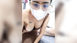 Clip Sex Quay video review công việc masager của em gái kính cận