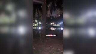 Dẫn bạn gái xinh đẹp ra công viên hóng gió rồi được em mút cu sướng tê người
