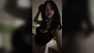Em giáo gen Z thả dáng cực mượt,vú ngon lồn cũng hồng hào