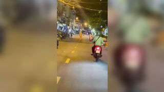 Em gái nga cởi chuồng đi dạo ngoài đường hàng ngon siêu dâm