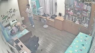 Hack cam chị gái ngoại tình dắt trai về nhà địt cởi quần banh lồn chu đít hụp nude