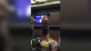 Quán KTV, Mấy e nhân viên Nhảy thoát y, Vừa Bóp Vú Vừa địt nhau hát Karaoke