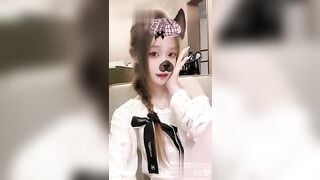 Trò chuyện trực tuyến với 1 nữ sinh viên trẻ tuổi,động dục như chó cái và cái lỗ nhỏ