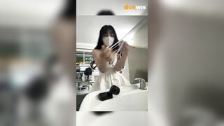 E teen vú bự chủ tiệm spa ế quá nên lên Stripchat live show hàng kiếm thêm p1
