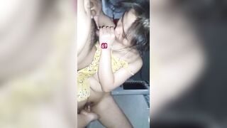Bắt em người yêu bú cu để anh quay phim đăng lên mạng trong khi em đang nằm nhắn tin