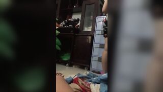 Chị gái chơi xấu quay lén nhỏ em vú bự thay đồ nào ngờ bị leak p1