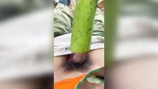 Thủ dâm bằng quả mướp sướng hơn chơi sex toy