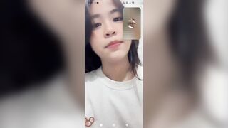 Học sinh call show hàng với bạn cặp vú em quá đỉnh