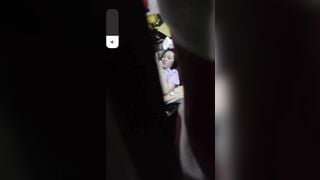 Quay lén em sinh viên kế trọ vừa xem sex vừa xoa lồn thủ dâm
