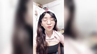 ngoanxinhiu e teen y tá live app show quả ngực siêu bự trắng múp của mình