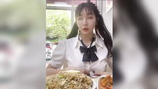Em gái cực phẩm vú to 2
