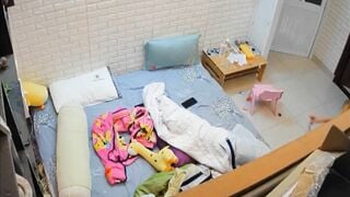 1 em học sinh xinh xắn đã ngửi quần lót thật ngon lành với mùi lồn của mình