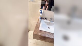 clip sex đụ nhau xuất tinh lên mặt em gái teen