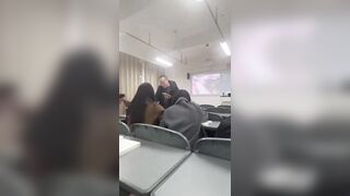 Giản viên coi phim sex quên tắt máy chiếu