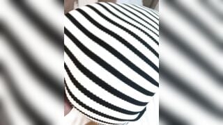 Em teen mới lớn nứng lồn bị mấy ô chú trg xóm dụ vào ks live show hàng địt tập thể p5