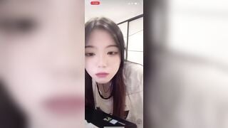E teen mình dây TQ livetream lộ hàng cặp vú bé nhỏ mà k hề biết p2
