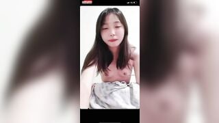 Bạn gái tôi người mà tôi mới quen cuối cùng cũng đồng ý cởi đồ cho tôi xem