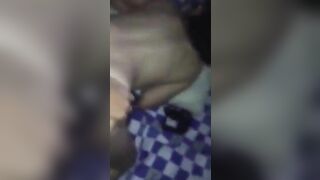 Mẹ + thằng bạn = tư liệu của thằng con.