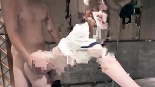 Doggy nhỏ em họ mình dây xinh trg nhà vệ sinh vừa địt vừa quay video cực sướng