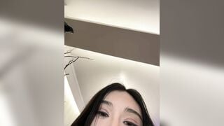 Em teen cực xinh vú bự livetream show hàng cùng với cô b thân dâm đãng cực ngon p15